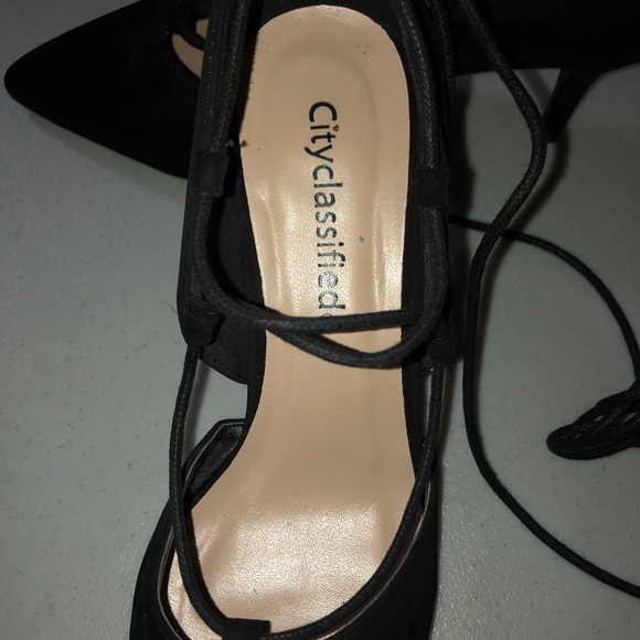 Heels - Picture 4 of 4